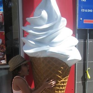 Meet your Posher, Manuel